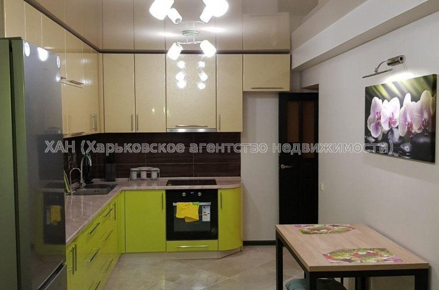 Продам квартиру, Барабашова академика ул. , 3 кім., 120 м², евроремонт 