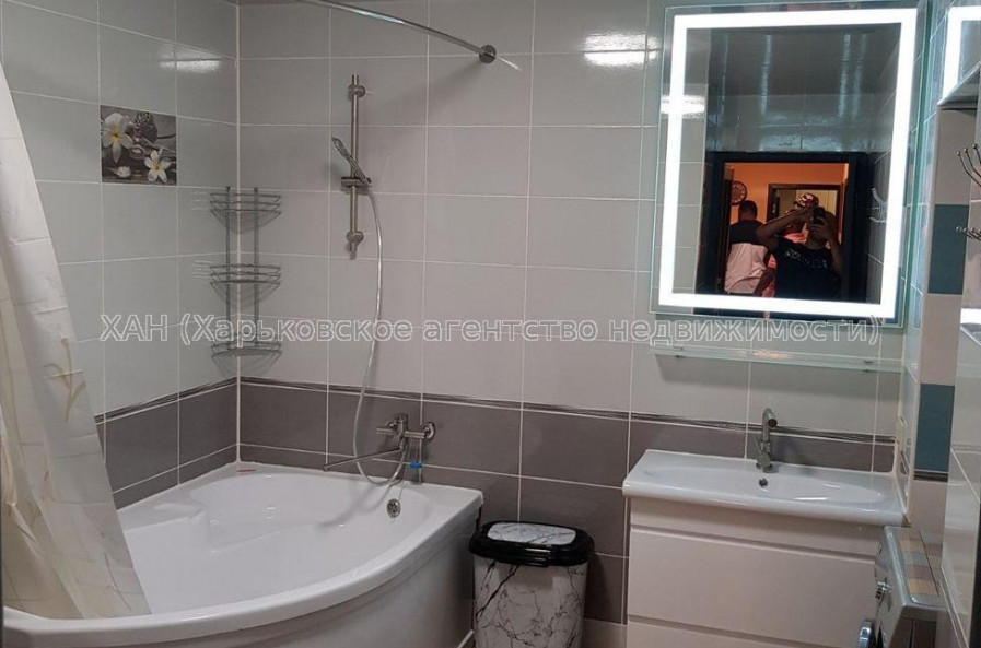 Продам квартиру, Барабашова академика ул. , 3 кім., 120 м², евроремонт 
