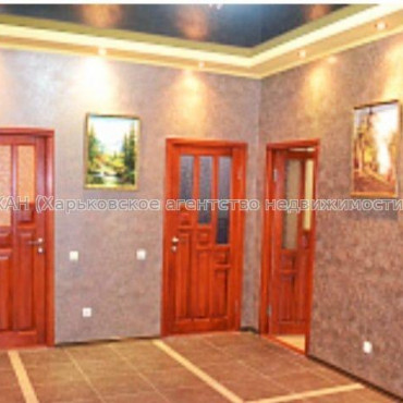 Продам квартиру, Барабашова академика ул. , 3  ком., 120 м², евроремонт 