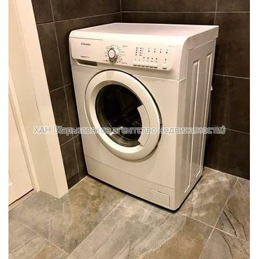 Продам квартиру, Барабашова академика ул. , 3  ком., 120 м², евроремонт 