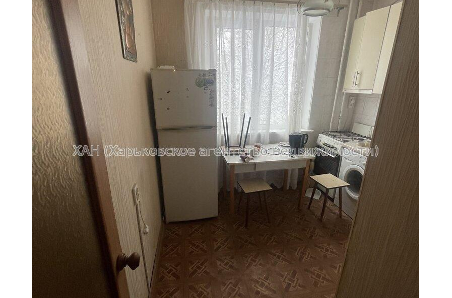 Продам квартиру, Бучмы ул. , 4 кім., 70 м², частичный ремонт 