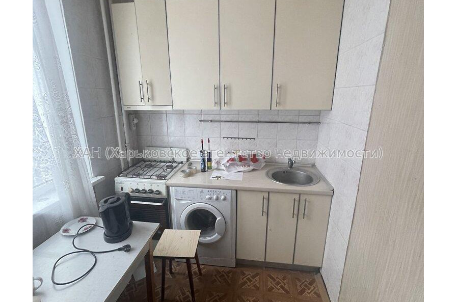 Продам квартиру, Бучмы ул. , 4 кім., 70 м², частичный ремонт 