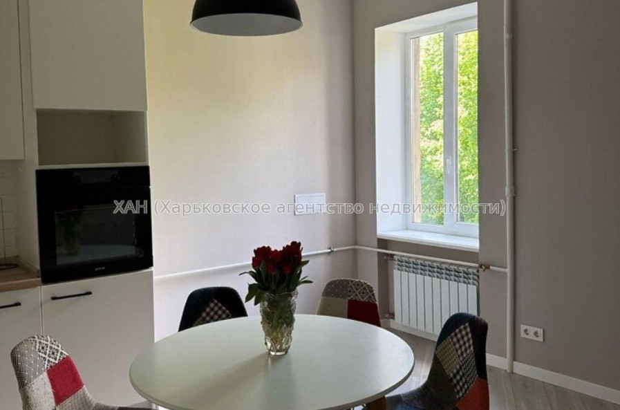 Продам квартиру, Крымская ул. , 3 кім., 70.60 м², евроремонт 