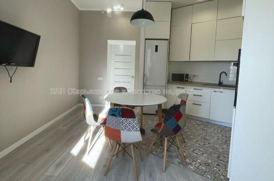 Продам квартиру, Крымская ул. , 3 кім., 70.60 м², евроремонт 