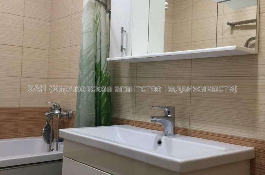 Продам квартиру, Космонавтов ул. , 3 кім., 60 м², евроремонт 