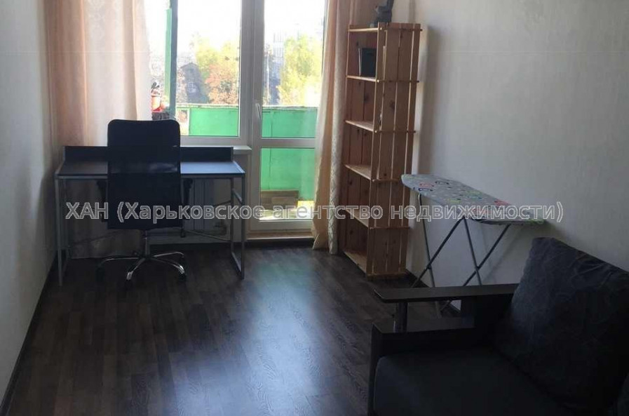 Продам квартиру, Космонавтов ул. , 3 кім., 60 м², евроремонт 