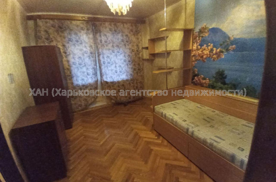 Продам квартиру, Ньютона ул. , 3 кім., 60 м², косметический ремонт 