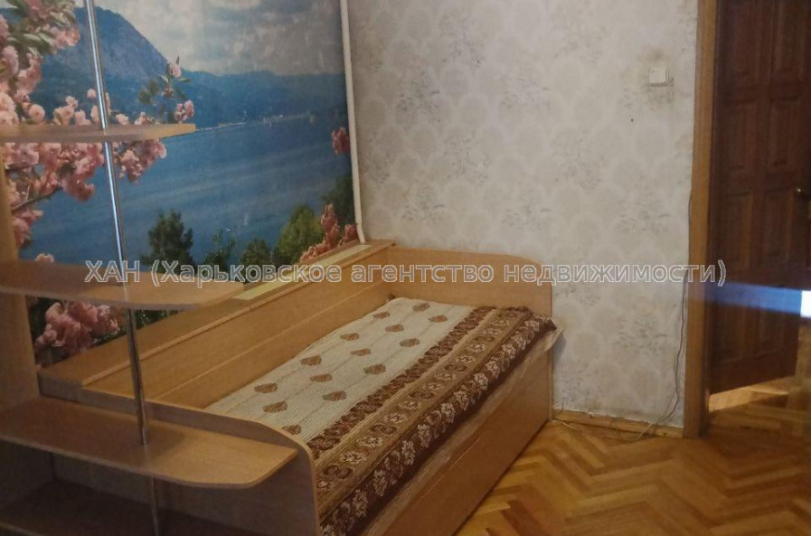 Продам квартиру, Ньютона ул. , 3 кім., 60 м², косметический ремонт 