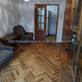 Продам квартиру, Ньютона ул. , 3 кім., 60 м², косметический ремонт