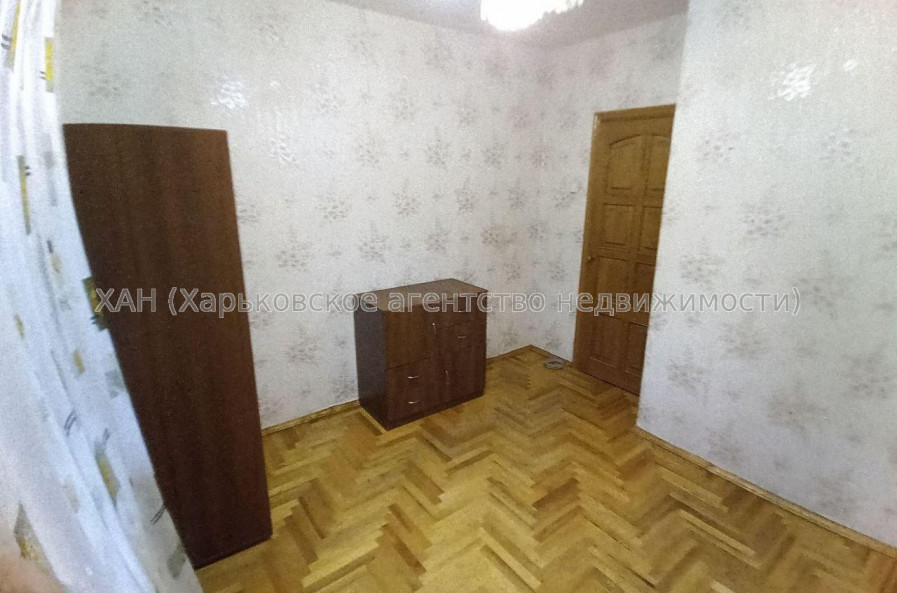 Продам квартиру, Ньютона ул. , 3 кім., 60 м², косметический ремонт 