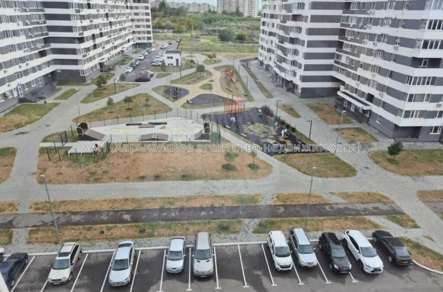 Продам квартиру, Героев Харькова просп. , 2 кім., 60.95 м², без ремонта 