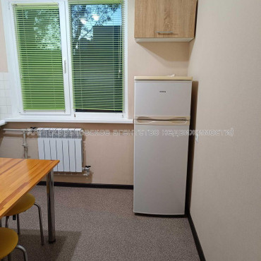 Продам квартиру, Непокоренных ул. , 2  ком., 46 м², капитальный ремонт 