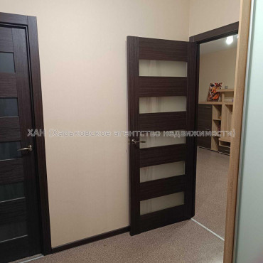 Продам квартиру, Непокоренных ул. , 2  ком., 46 м², капитальный ремонт 