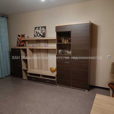 Продам квартиру, Непокоренных ул. , 2  ком., 46 м², капитальный ремонт 