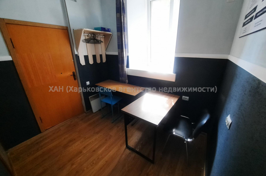 Сдам нежилую недвижимость, офисное помещение , 2  ком., 27 м², капитальный ремонт 