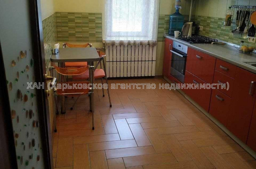 Продам квартиру, 3  ком., 60 м², капитальный ремонт 