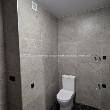 Продам квартиру, Шевченковский пер. , 1 кім., 55 м², капитальный ремонт 