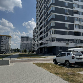 Продам квартиру, Льва Ландау просп. , 2 кім., 64.40 м², без внутренних работ