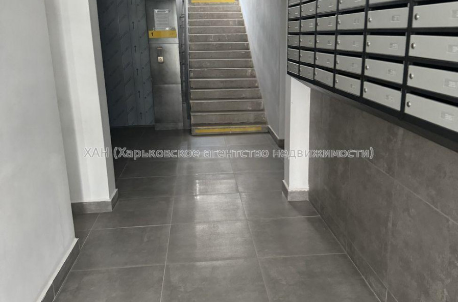 Продам квартиру, Льва Ландау просп. , 2 кім., 64.40 м², без внутренних работ 