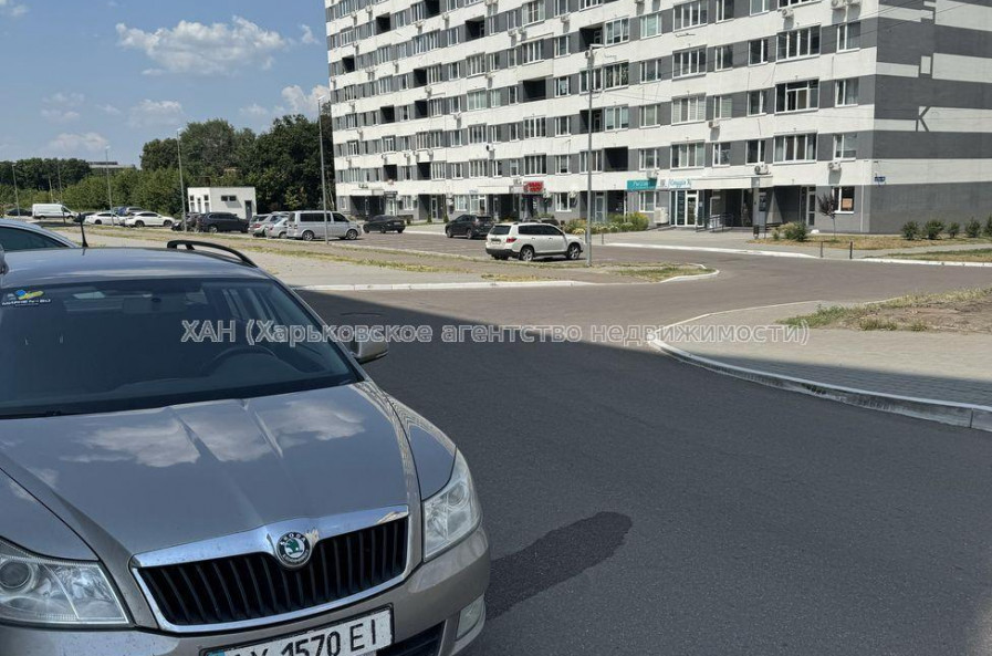 Продам квартиру, Льва Ландау просп. , 2  ком., 64.40 м², без внутренних работ 