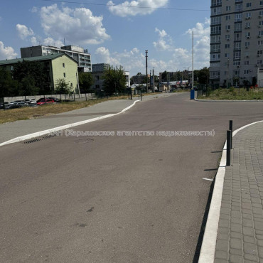 Продам квартиру, Льва Ландау просп. , 2 кім., 64.40 м², без внутренних работ 