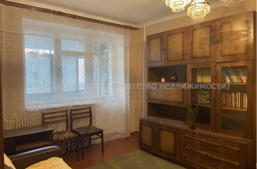 Продам квартиру, Аэрокосмический пр. , 1 кім., 40 м², косметический ремонт 