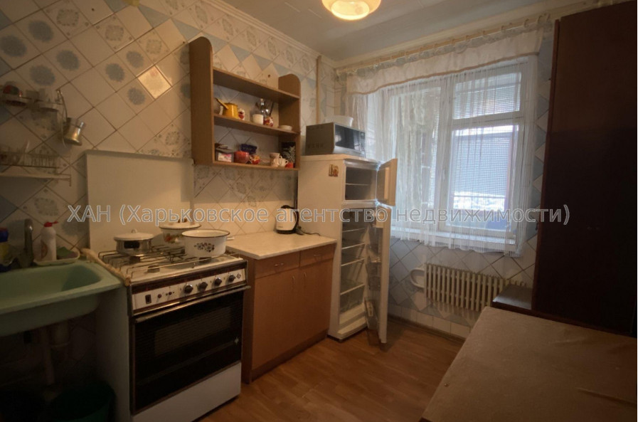 Продам квартиру, Аэрокосмический пр. , 1 кім., 40 м², косметический ремонт 