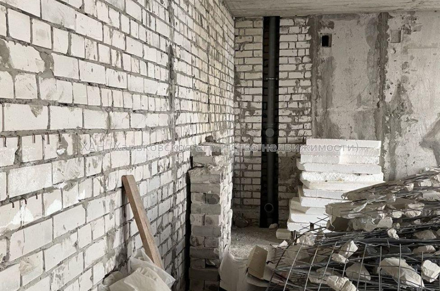 Продам квартиру, Малиновская ул. , 2  ком., 76 м², без внутренних работ 
