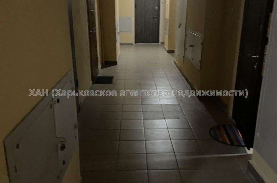 Продам квартиру, Драгоманова ул. , 1  ком., 25.20 м², капитальный ремонт 