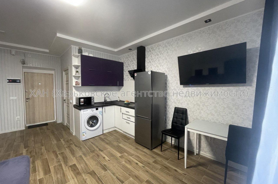 Продам квартиру, Драгоманова ул. , 1 кім., 25.20 м², капитальный ремонт 