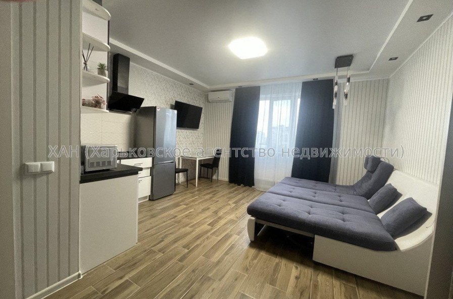 Продам квартиру, Драгоманова ул. , 1 кім., 25.20 м², капитальный ремонт 