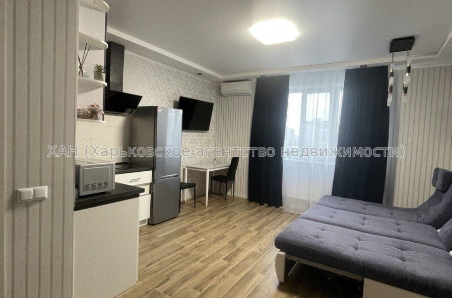 Продам квартиру, Драгоманова ул. , 1  ком., 25.20 м², капитальный ремонт 