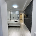 Продам квартиру, Драгоманова ул. , 1  ком., 37.20 м², евроремонт 