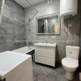 Продам квартиру, Драгоманова ул. , 1  ком., 37.20 м², евроремонт 