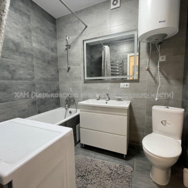 Продам квартиру, Драгоманова ул. , 1  ком., 37.20 м², евроремонт 