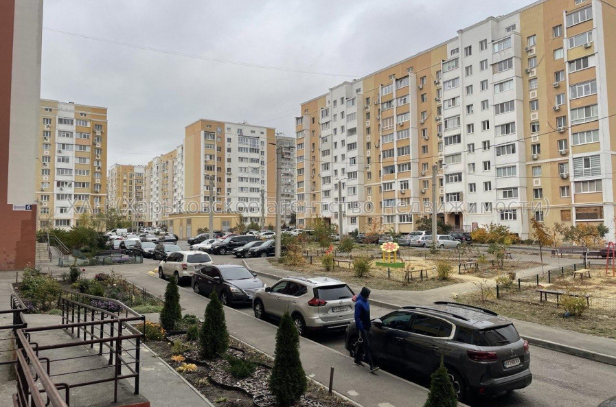 Продам квартиру, Драгоманова ул. , 1  ком., 37.20 м², евроремонт 