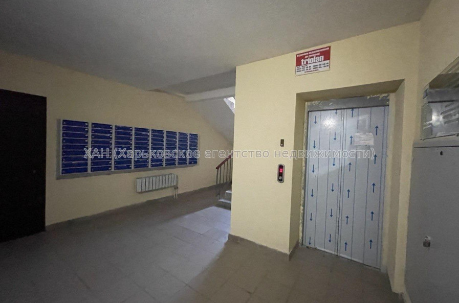 Продам квартиру, Драгоманова ул. , 1  ком., 37.20 м², евроремонт 