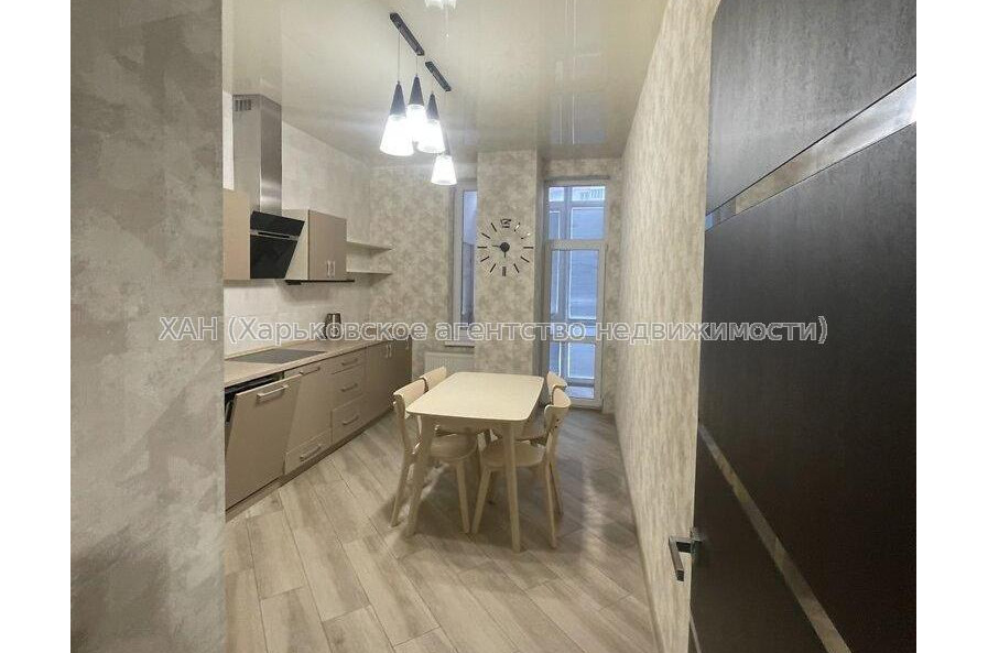 Продам квартиру, Клочковская ул. , 1  ком., 50 м², капитальный ремонт 