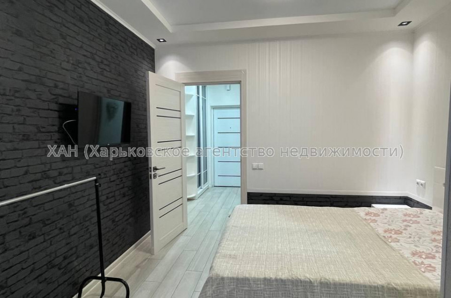 Продам квартиру, Драгоманова ул. , 1 кім., 34.50 м², евроремонт 