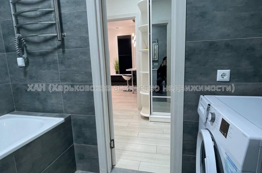 Продам квартиру, Драгоманова ул. , 1 кім., 34.50 м², евроремонт 