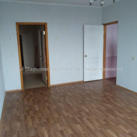 Продам квартиру, 92-й бригады ул. , 4 кім., 84 м², косметический ремонт