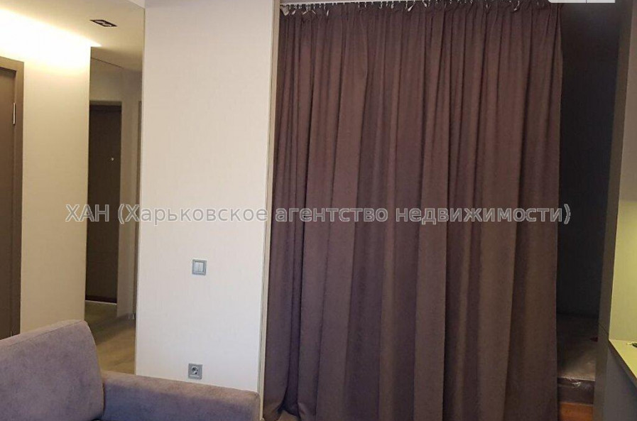 Продам квартиру, Тобольская ул. , 1  ком., 30 м², капитальный ремонт 