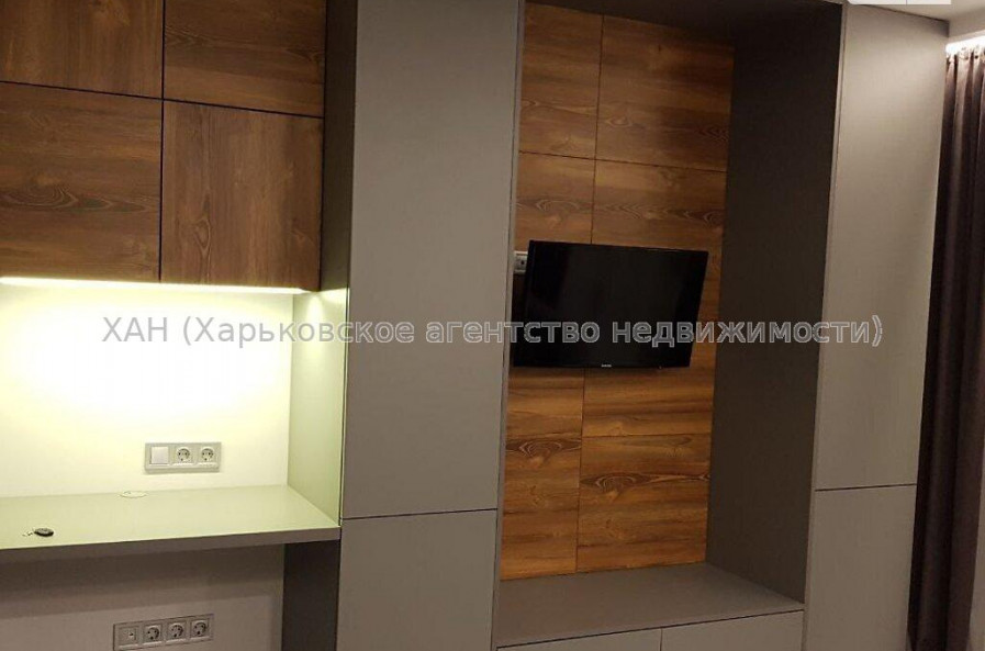 Продам квартиру, Тобольская ул. , 1  ком., 30 м², капитальный ремонт 