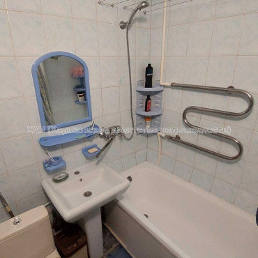 Продам квартиру, Мерефянское шоссе , 2 кім., 42 м², капитальный ремонт 