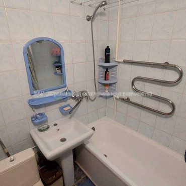 Продам квартиру, Мерефянское шоссе , 2  ком., 42 м², капитальный ремонт 