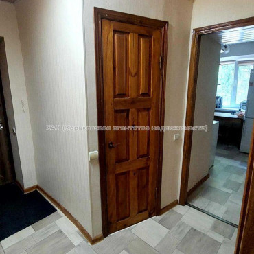 Продам квартиру, Мерефянское шоссе , 2  ком., 42 м², капитальный ремонт 