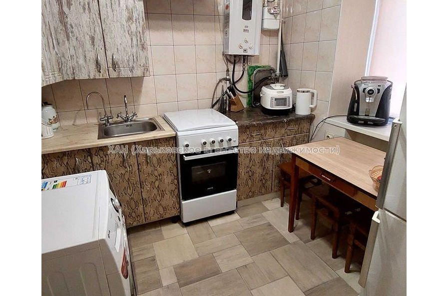 Продам квартиру, Мерефянское шоссе , 2  ком., 42 м², капитальный ремонт 