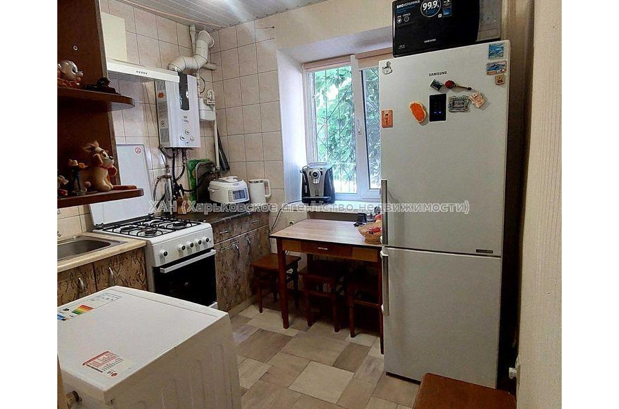 Продам квартиру, Мерефянское шоссе , 2  ком., 42 м², капитальный ремонт 