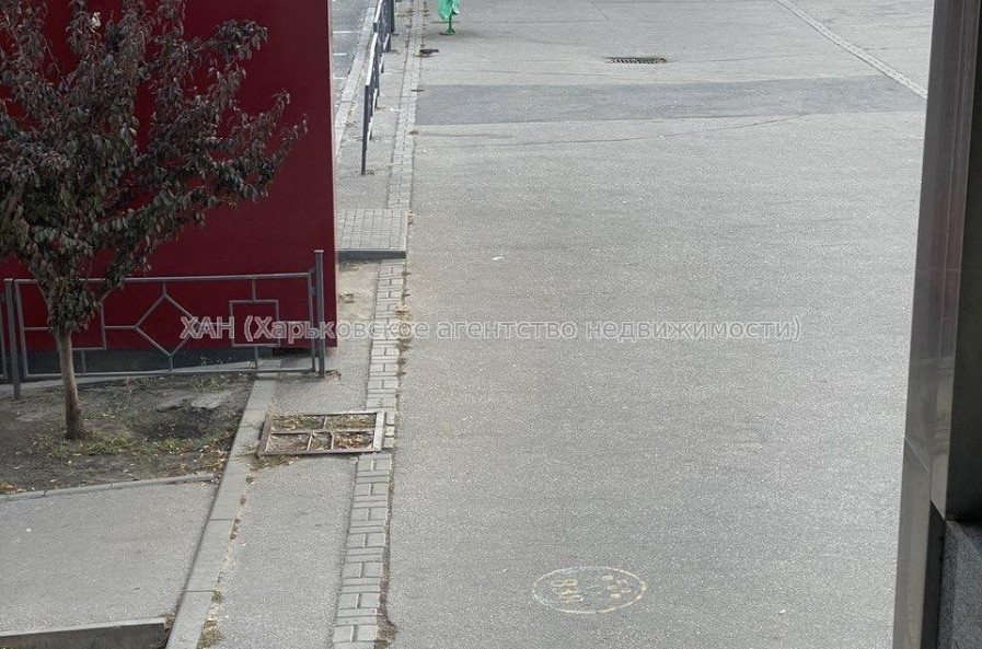 Продам нежилую недвижимость, помещение свободного назначения , 5  ком., 135 м², капитальный ремонт 