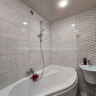 Продам квартиру, Деревянко ул. , 2 кім., 54 м², капитальный ремонт 